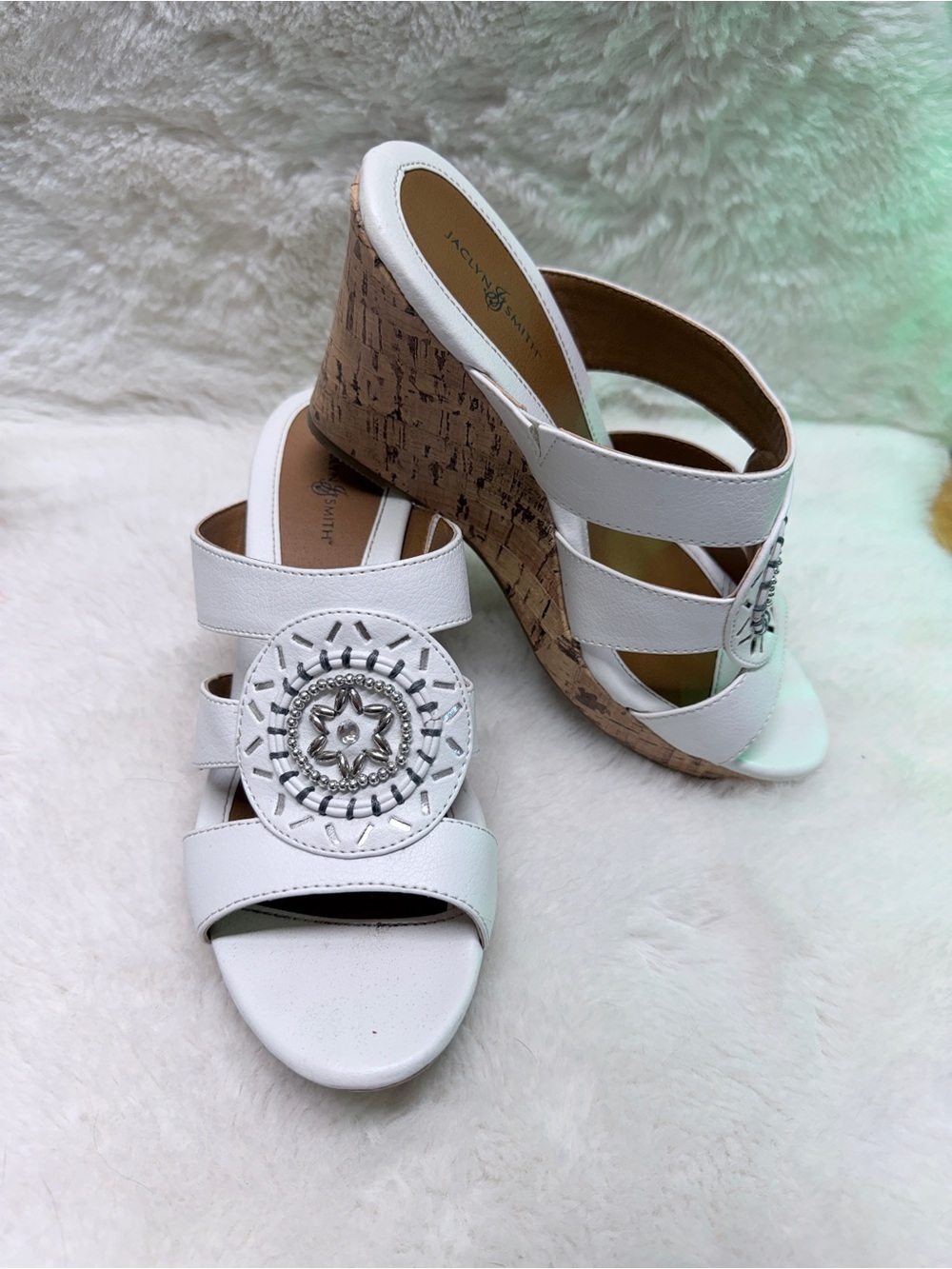 Jaclyn Smith White Cork Wedge Sandals w/ Decorative Medallion Summer Beach Shoe